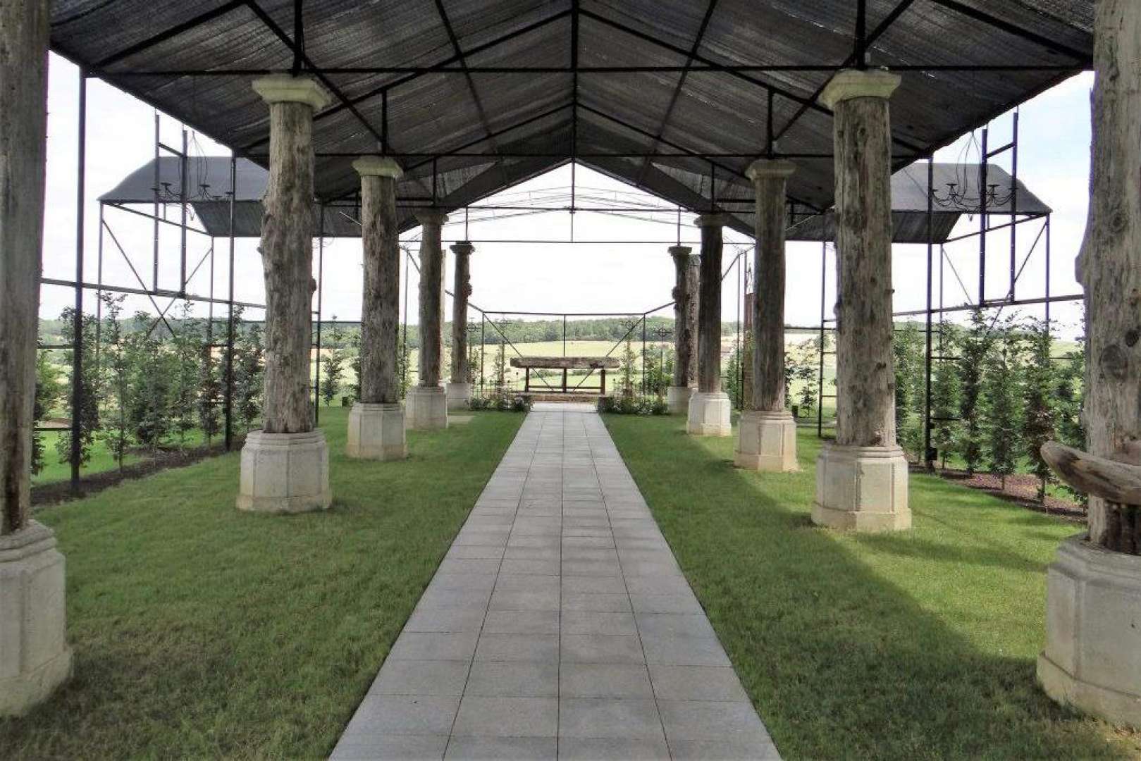 Jardin Remarquable, Le Point Du Jour  De Verdelot - La Forêt Enchantée